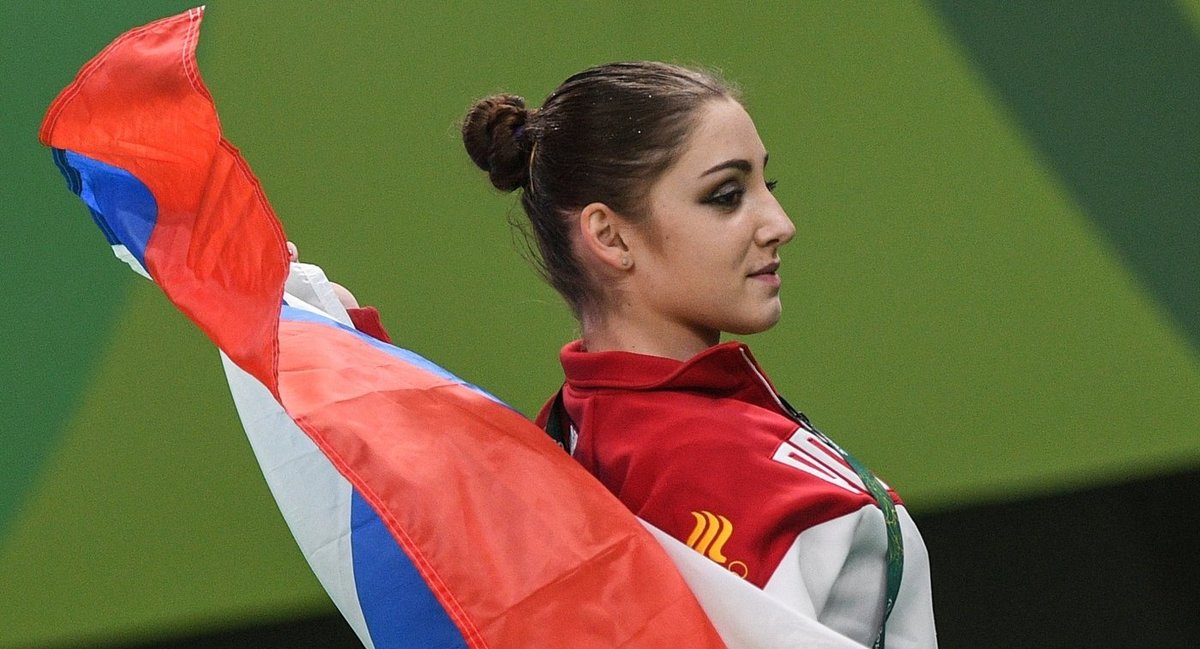 mustafina28